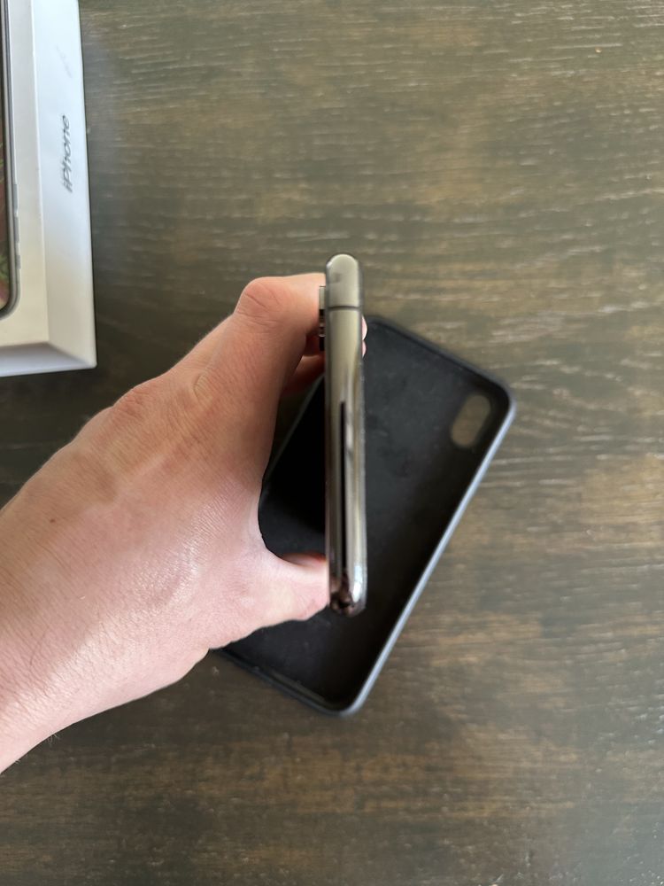 Телефон IPhoneXS