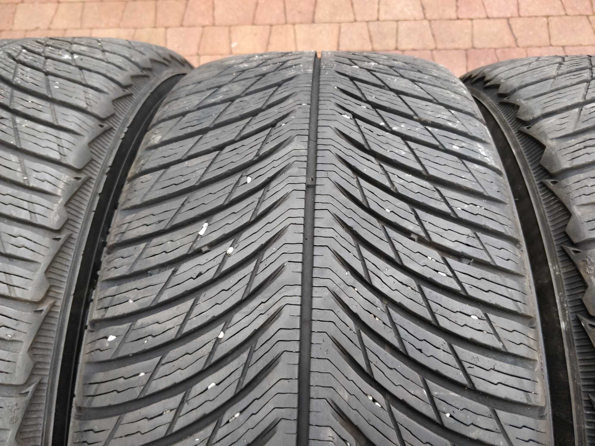 3299. Opony zimowe 245/45/18 Michelin 6/7mm cena za 4szt