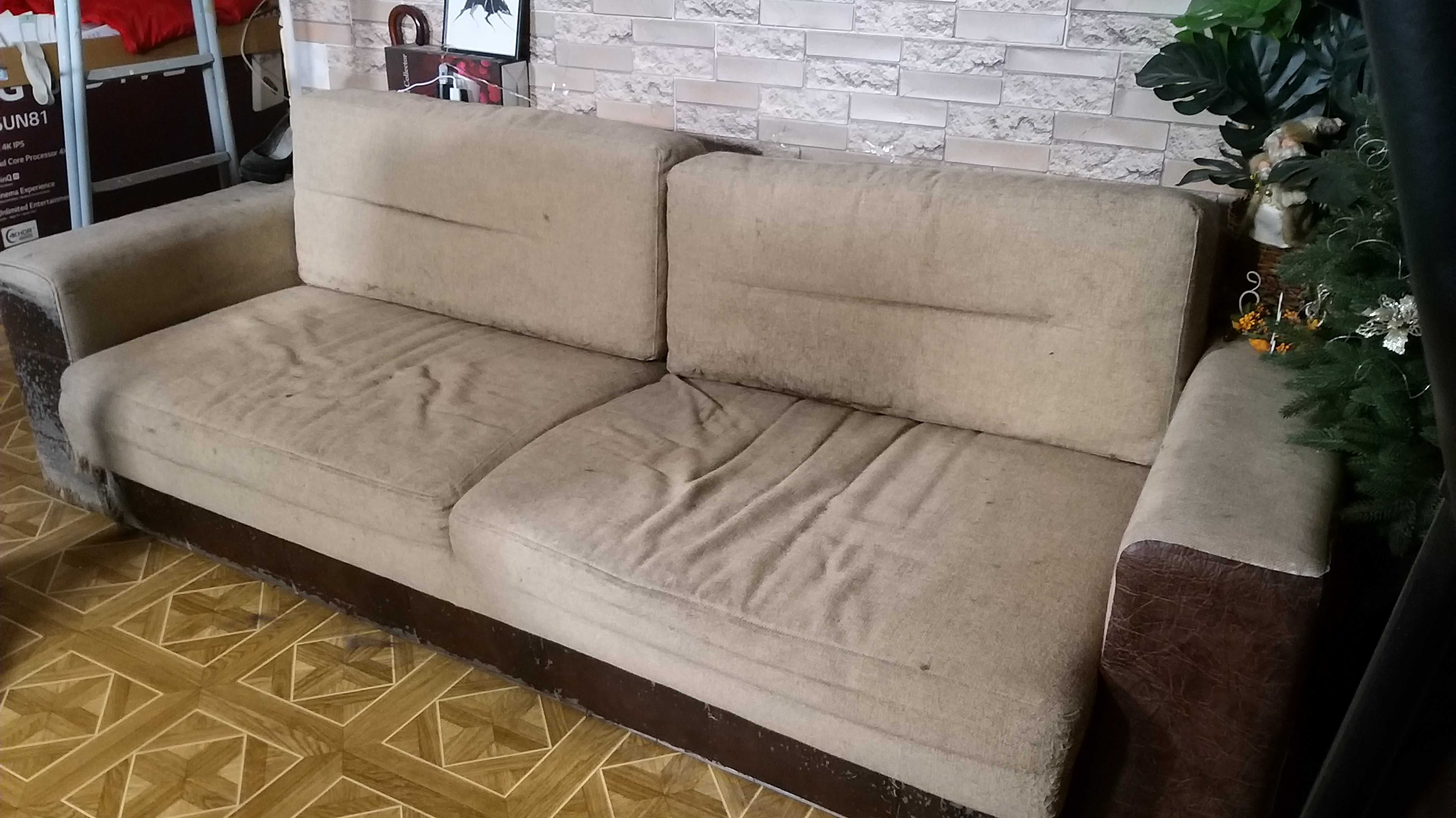 Продам диван 2.5м×1м