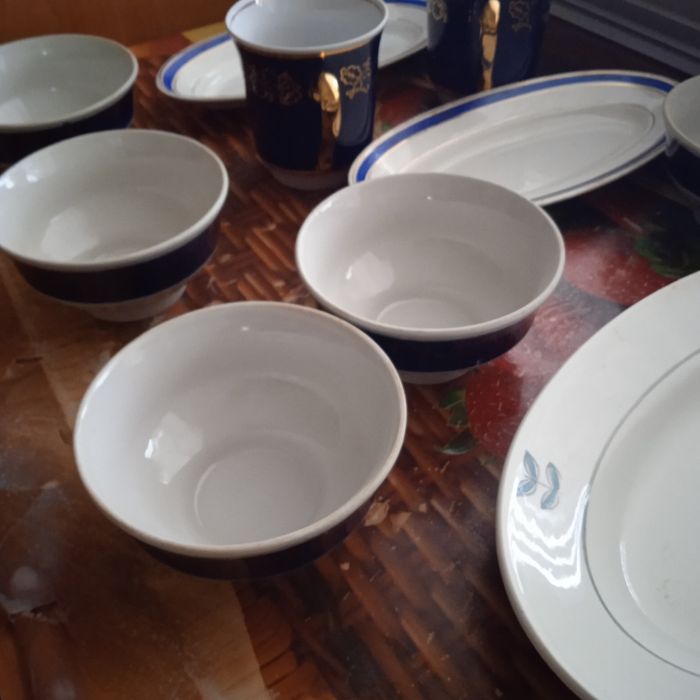 Продам старий посуд.