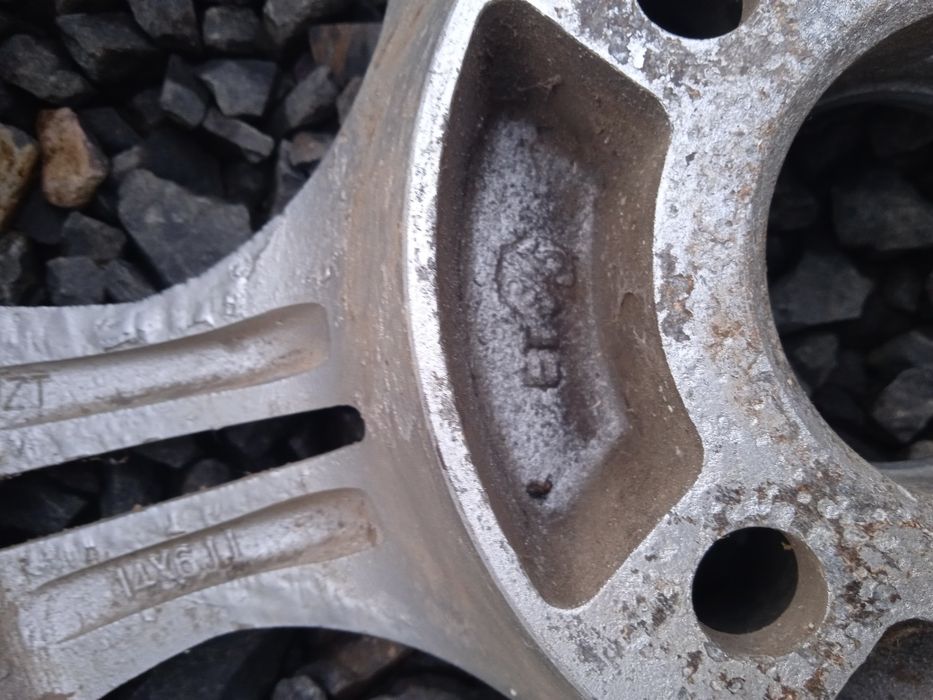 Продам такий диск з резіною стояв на запасці  4/100 г14 в хорошому ста