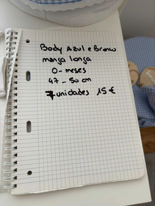 7 body’s brancos e azul com abertura a frente manga longa