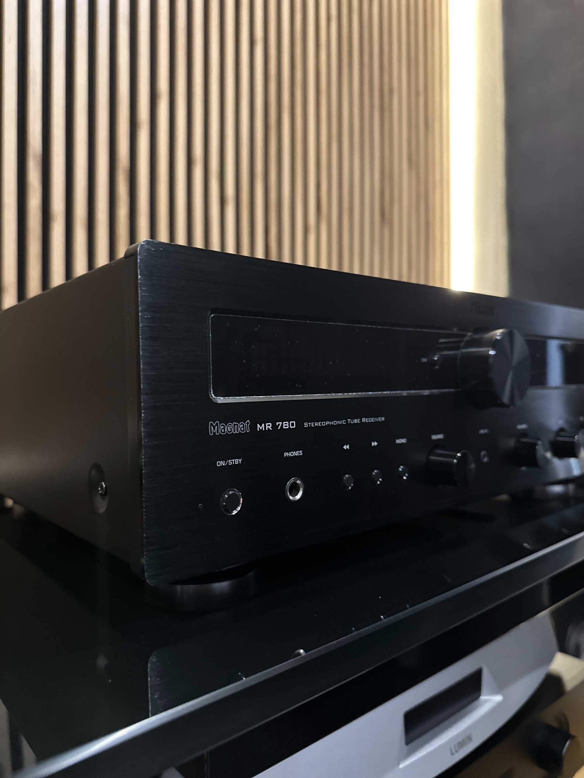 Magnat MR 780 Ekspozycja - Wzmacniacz stereo
