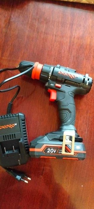 Аккумуляторная дрель-шуруповерт Dnipro-M CD-218Q