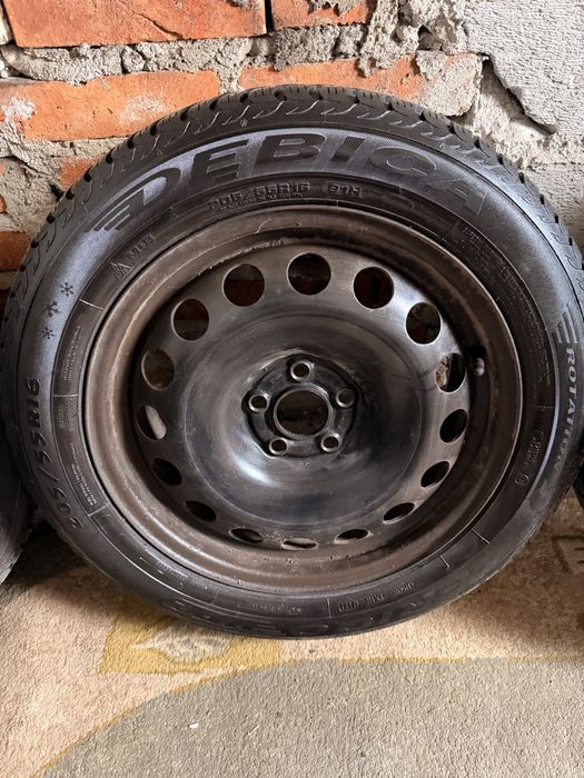 Opony zimowe Debica 205/55/16 jak nowe