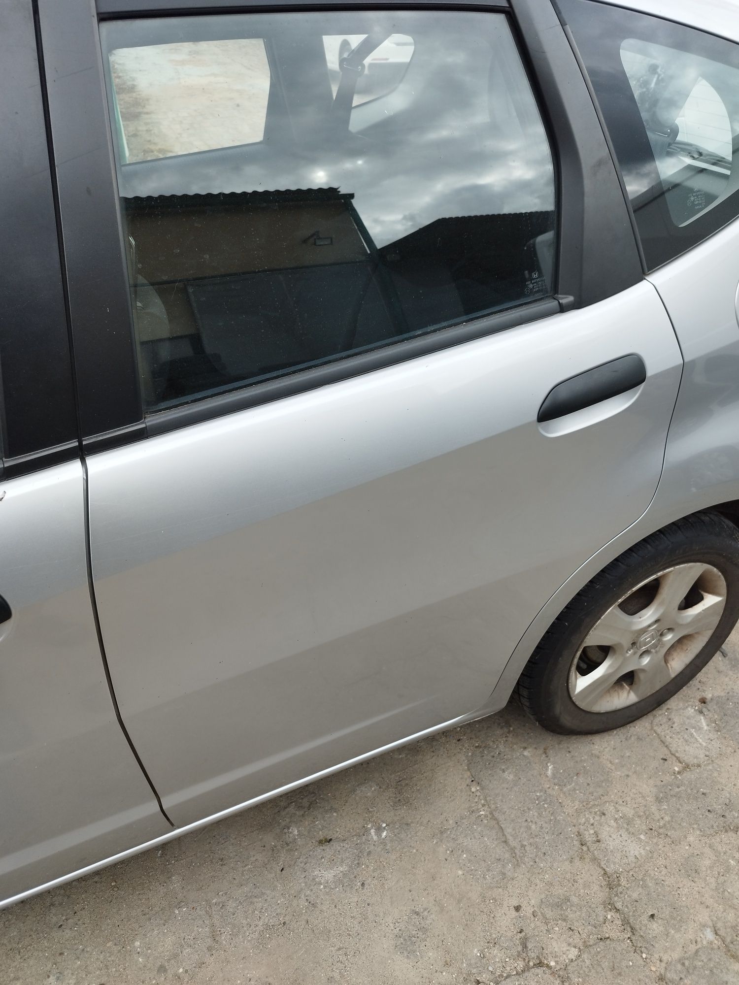 Honda Jazz III 09-15 Drzwi Lewe Tylne Kierowcy Srebrne NH700M Tył