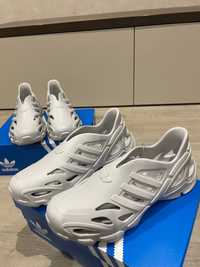 Круті резинові кросівки від adidas
