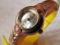 Часы Omax , в коллекцию, новые, кварцевые, женские, жесткий браслет