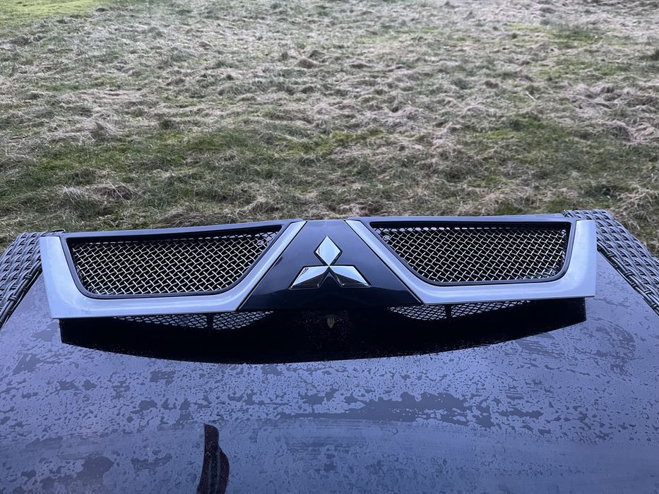Решотка радиатора для Mitsubishi outlander Xl