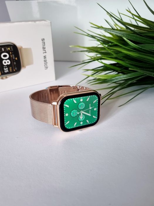 Złoty smartwatch na bransolecie