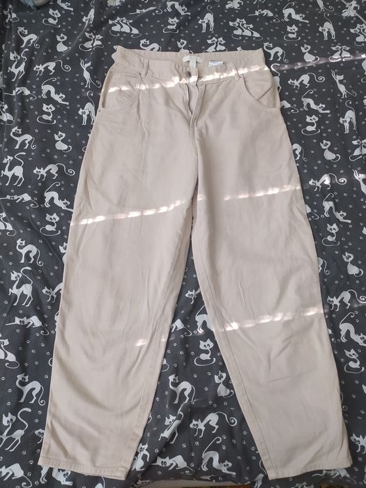 Штани балони бежеві.