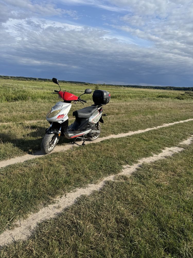 Продам скутер 2 Т