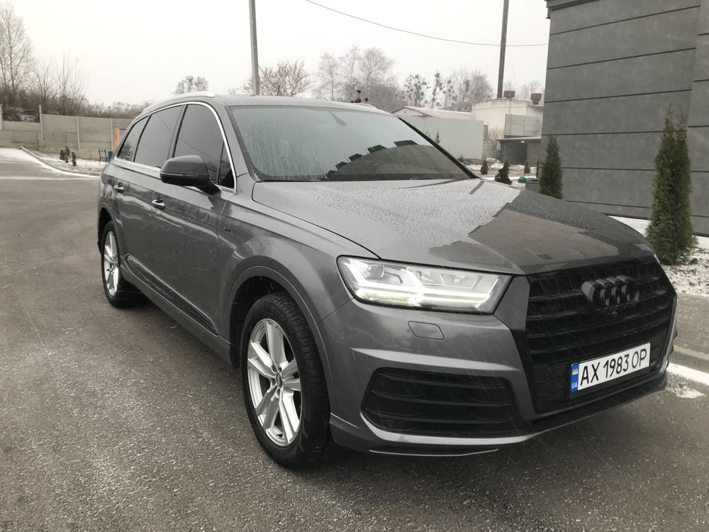 Audi Q7 S line 3.0 бензин