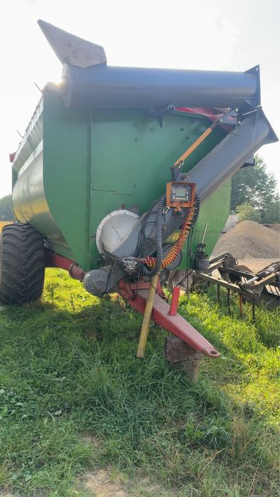 Przyczepa przeładowcza