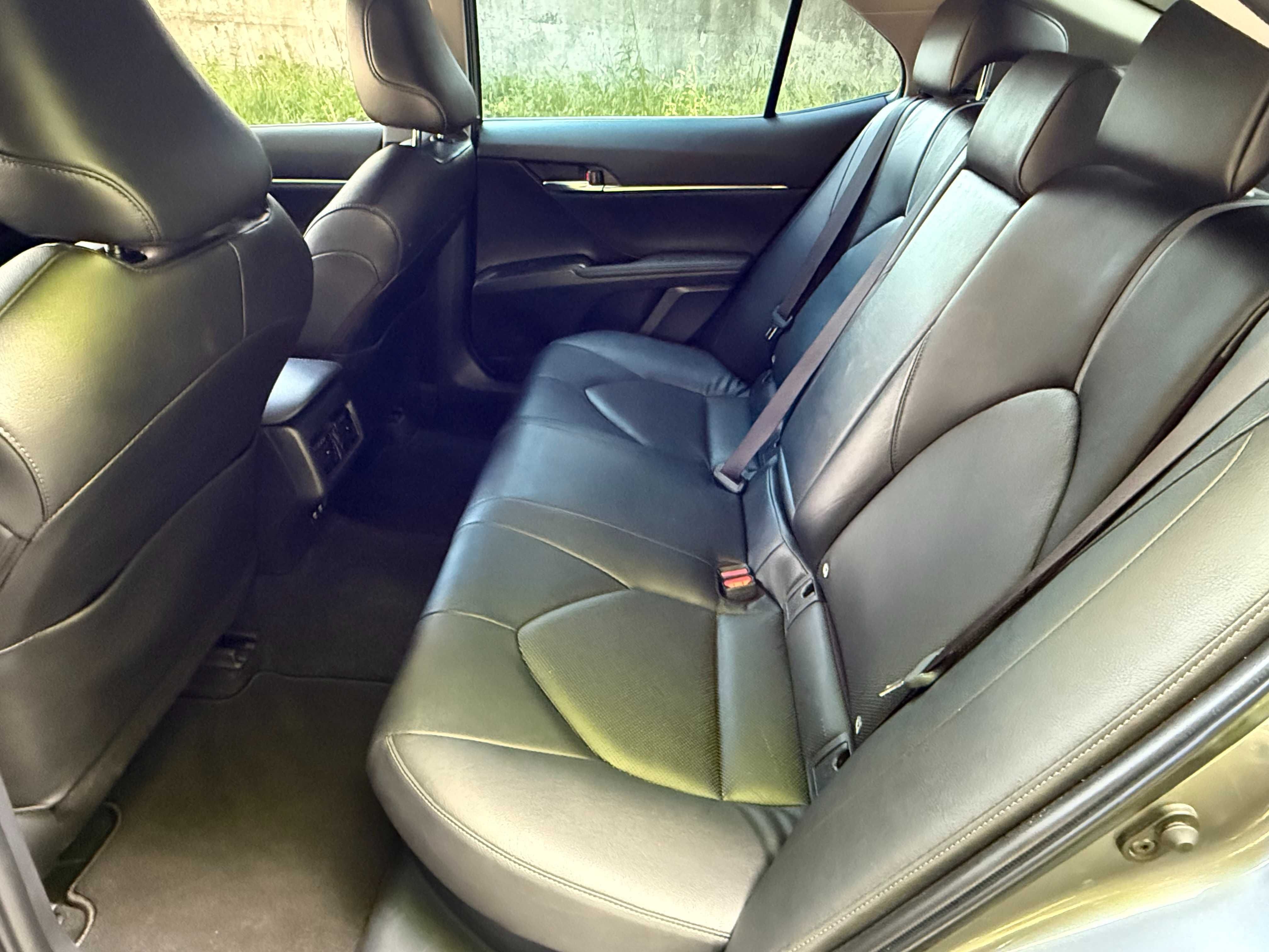 Toyota Camry 2021 Офіційна 2,5 Гібрид Гарний стан