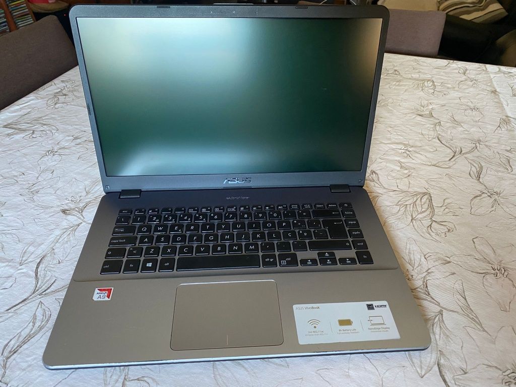 Asus VIVOBOOK S15  (Semi-novo)