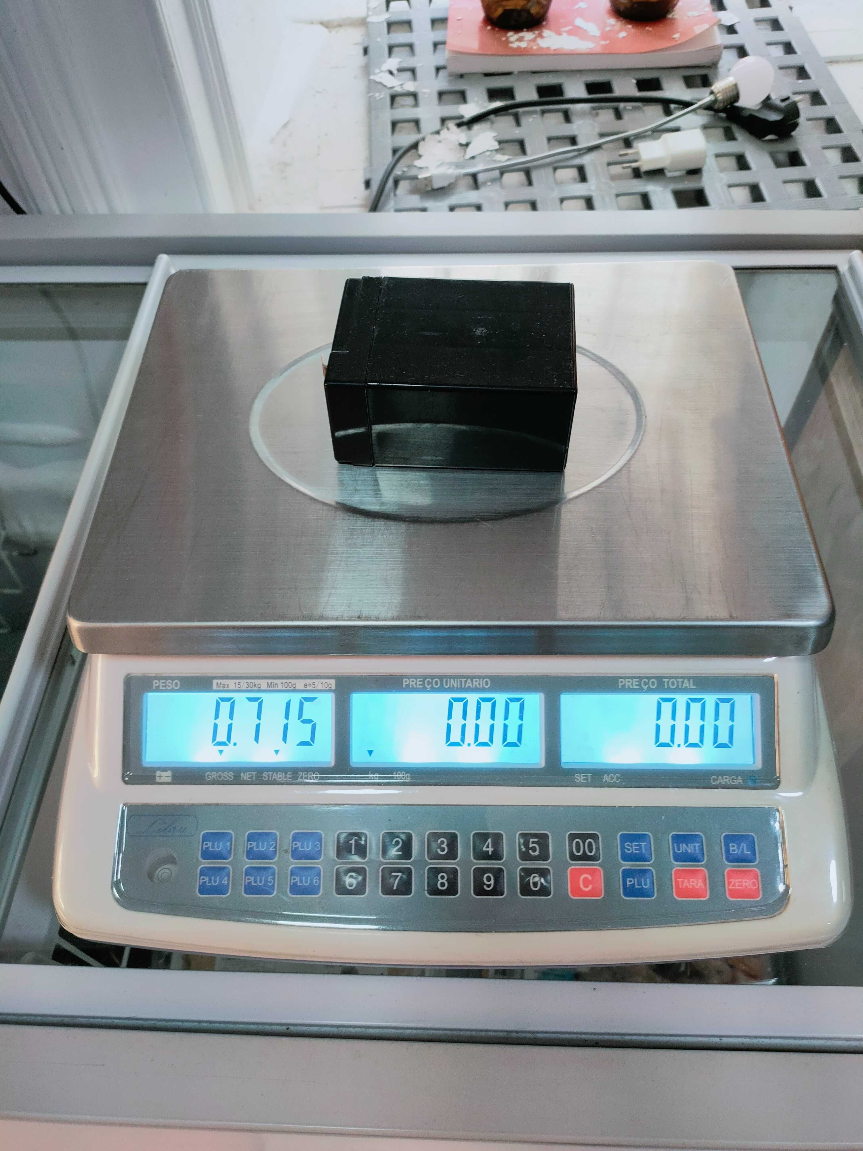 Balança digital de precisão a funcionar perfeitamente