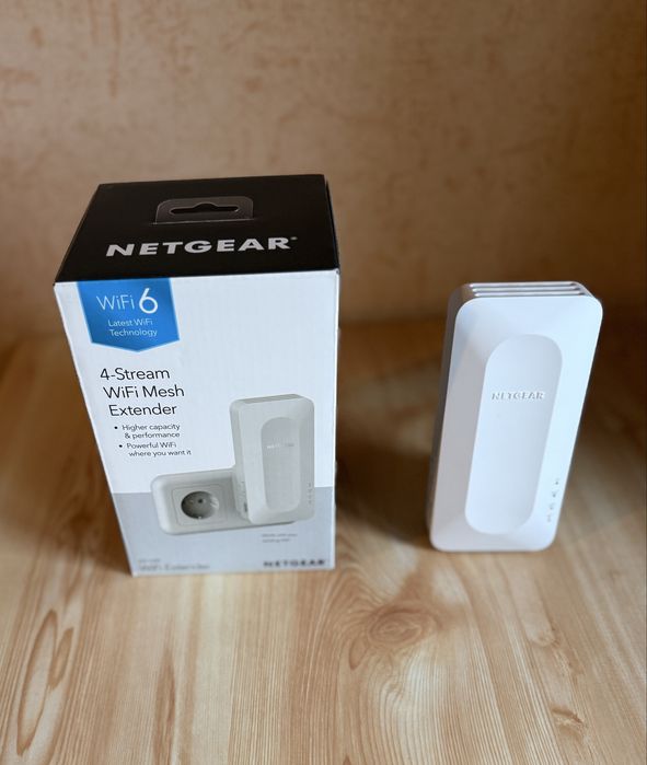 Wzmacniacz sygnału Wi-Fi NETGEAR EAX12 -100PES, stan idealny