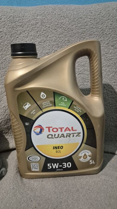 Total Quartz Ineo ECS 5W-30 (5 л) моторна олива