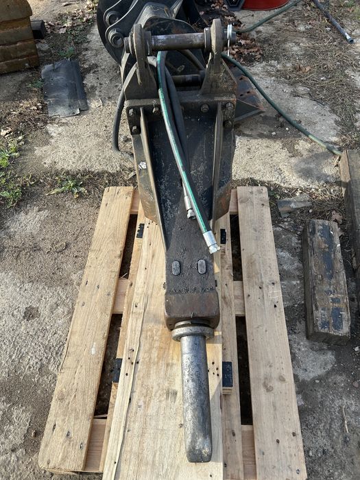 Młot hydrauliczny do koparko-ładowarki JCB