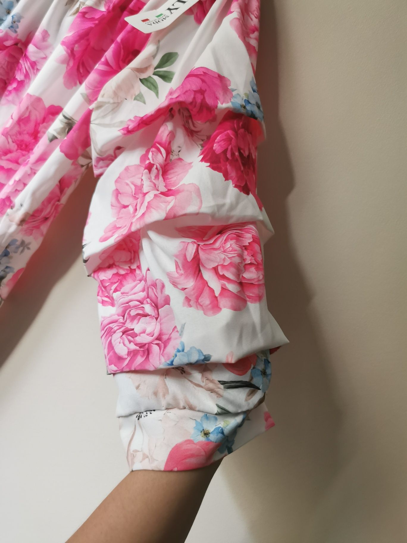 Elegancka bluzka hiszpanka w kwiaty włoska nowa z metką