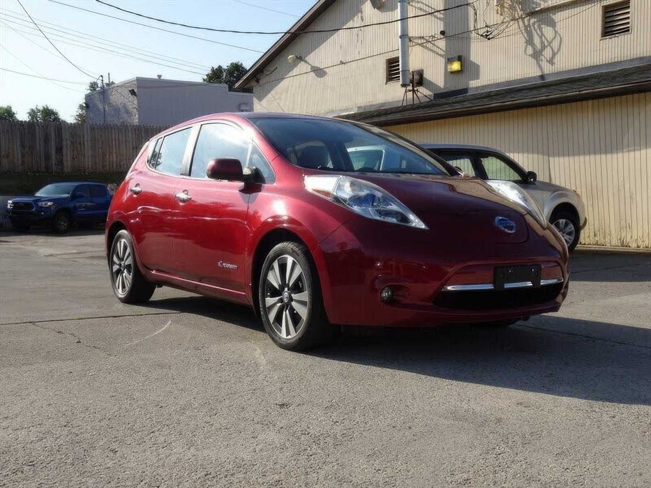 Nissan LEAF      2014