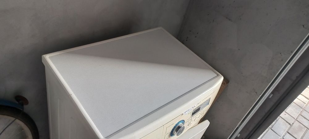 Продам LG пральну машину . Прямий привод. Гарний стан.