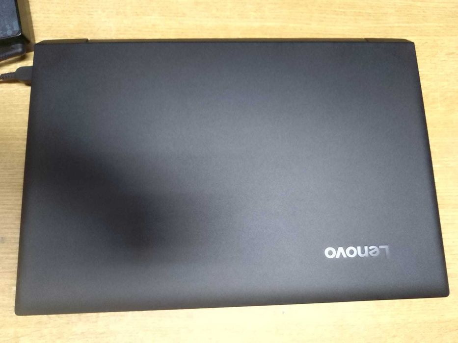 Portátil Lenovo V110