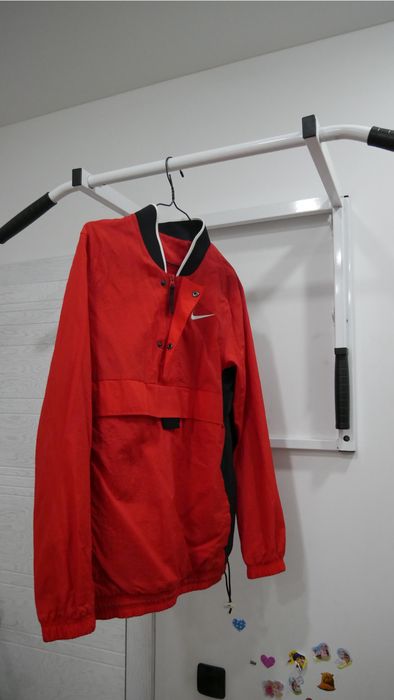Продам чоловічу вітровку Nike (анорак), розмір L.