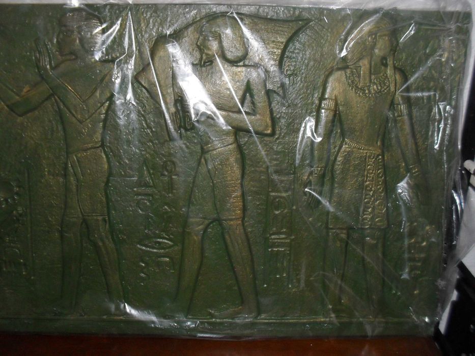 Quadro Egípcio, em metal (45x90)