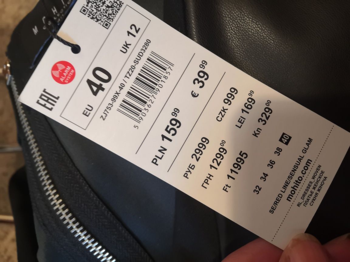 Śliczna czarna sukienka Mohito rozm 40