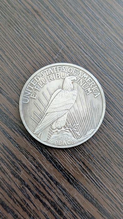 Старая монета для принятия решений монетка девушка демон суккуб