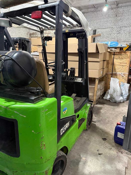 Вилковий навантажувач Clark CGC25 (2.5т), підйом 4.8м + Подовжені вила