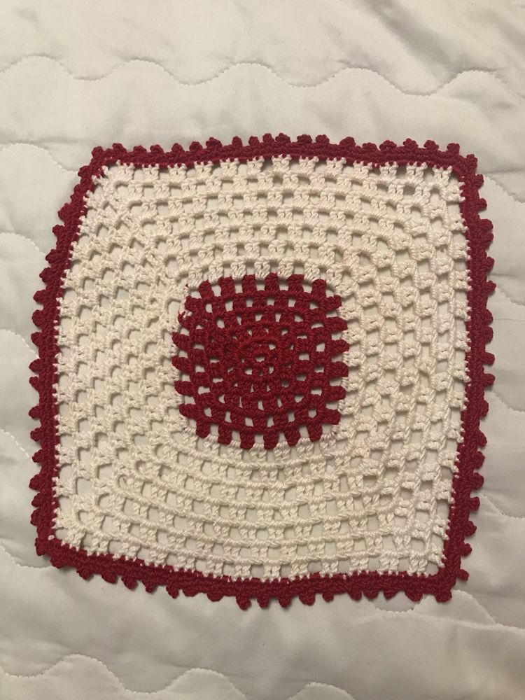 pano naperon de crochet feito a mao