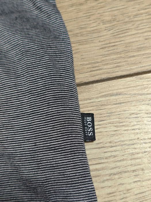 Hugo boss xl сіра футболка чоловіча з трикутним вирізом мужская термо