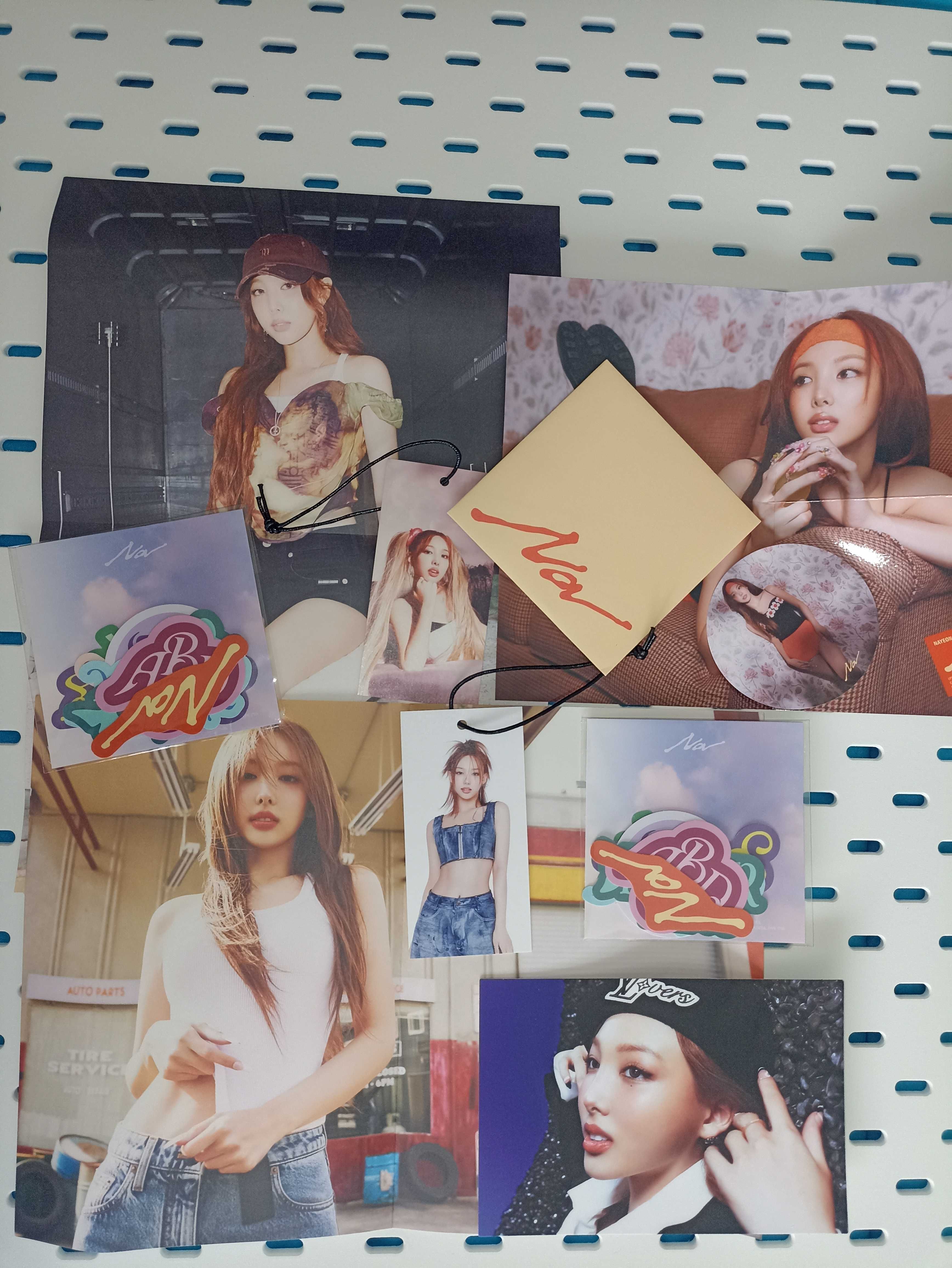 kpop albums (txt, enhypen, le sserafim, twice)