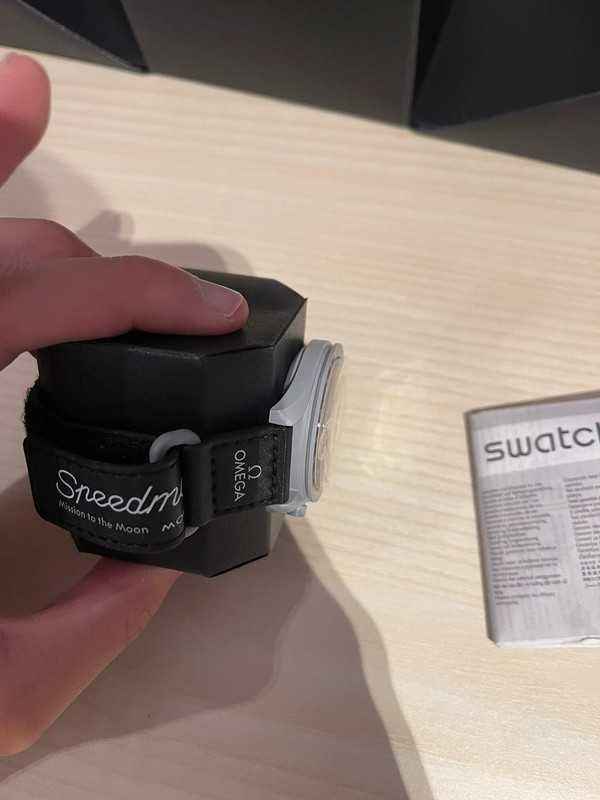 Omega x Swatch SO33M100 Księżyc – Nowoczesny Zegarek z Datownikiem