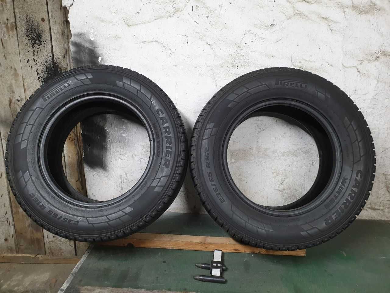 Dwie Opony zimowe 235/65R16C 6mm Pirelli Carrier Winter 2021r