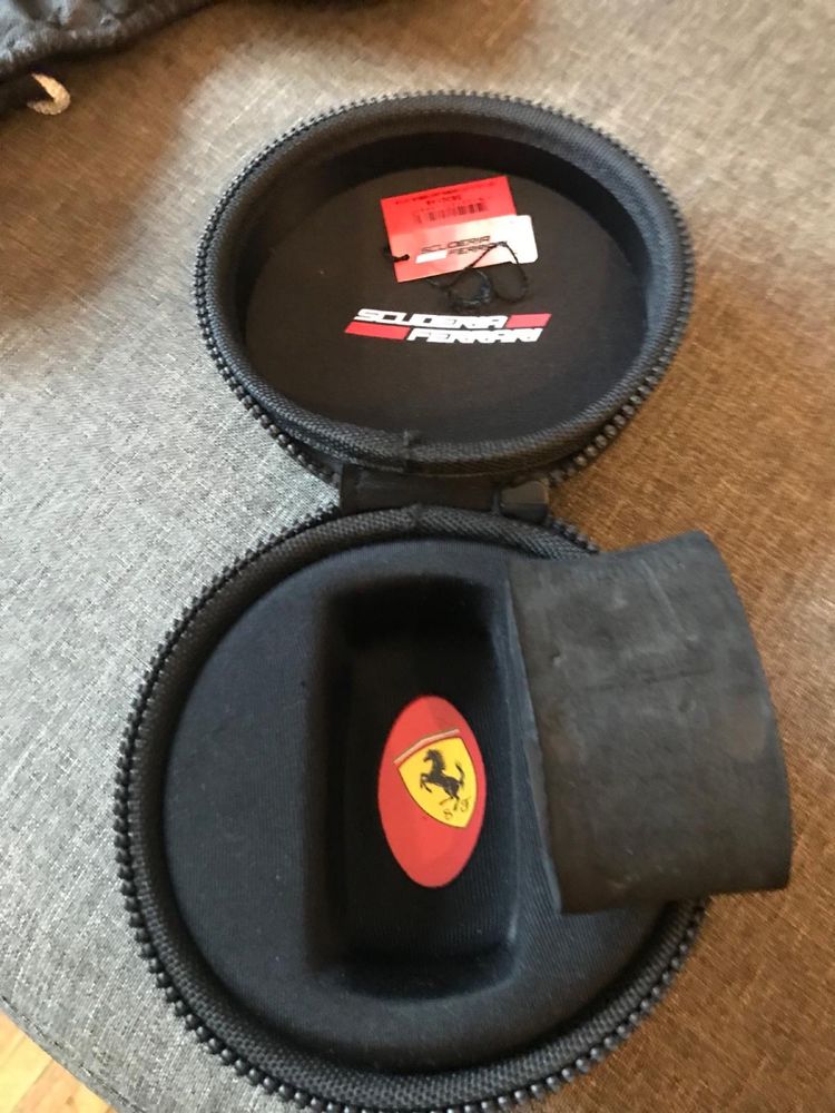Relogio ferrari  preto e azul