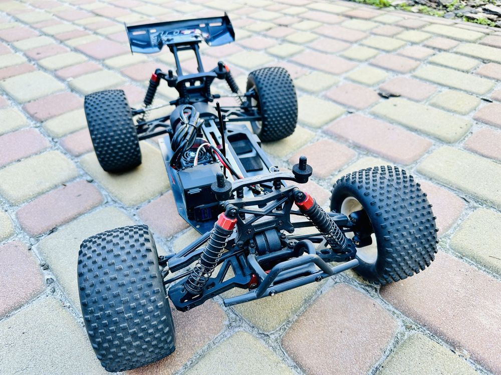 RC машинка Helion Dominus 10TR Brushless 1/10 безколлекторна траггі