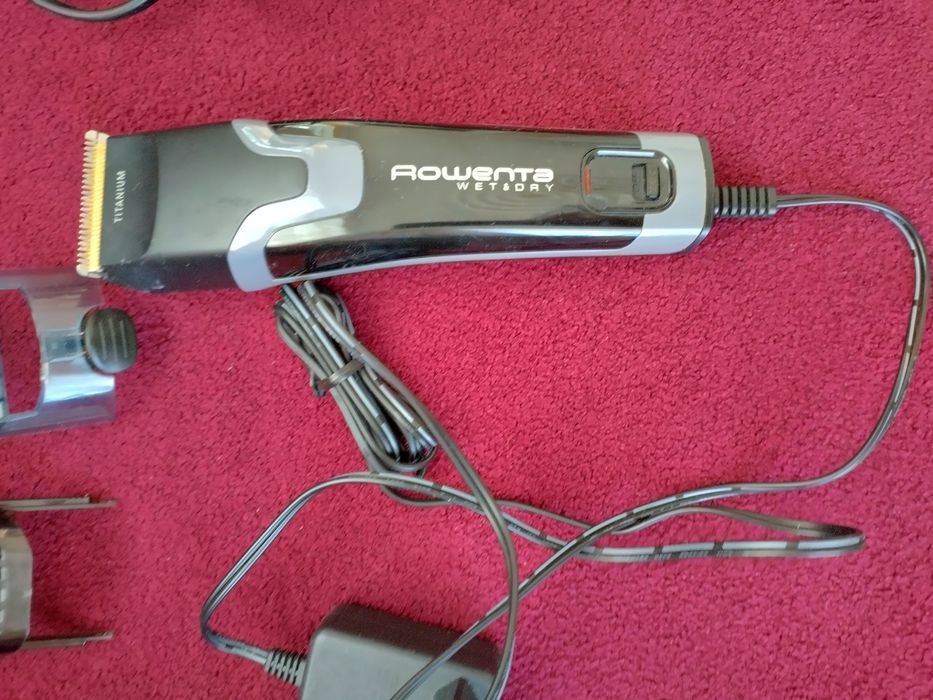 2 машинки для стрижки  8 насадок. Цена за все