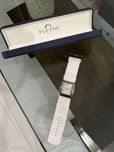 Relógio eletta com bracelete em pele de cor branca