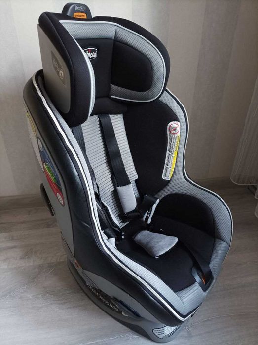 Автокрісло Chicco NextFit ZIP (від 2,2 кг до 29,4 кг)