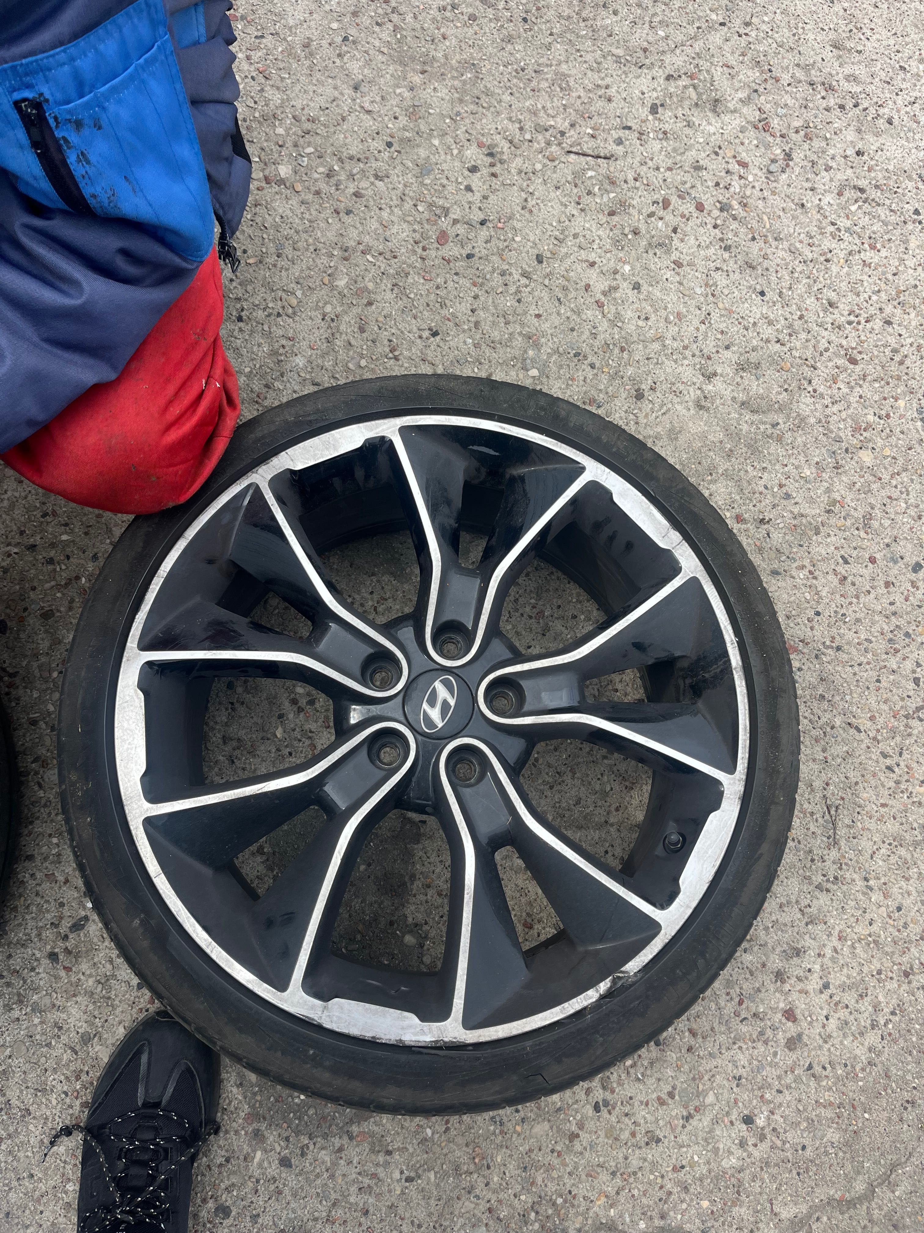 Felgi hyundai i30n z oponami orginalne