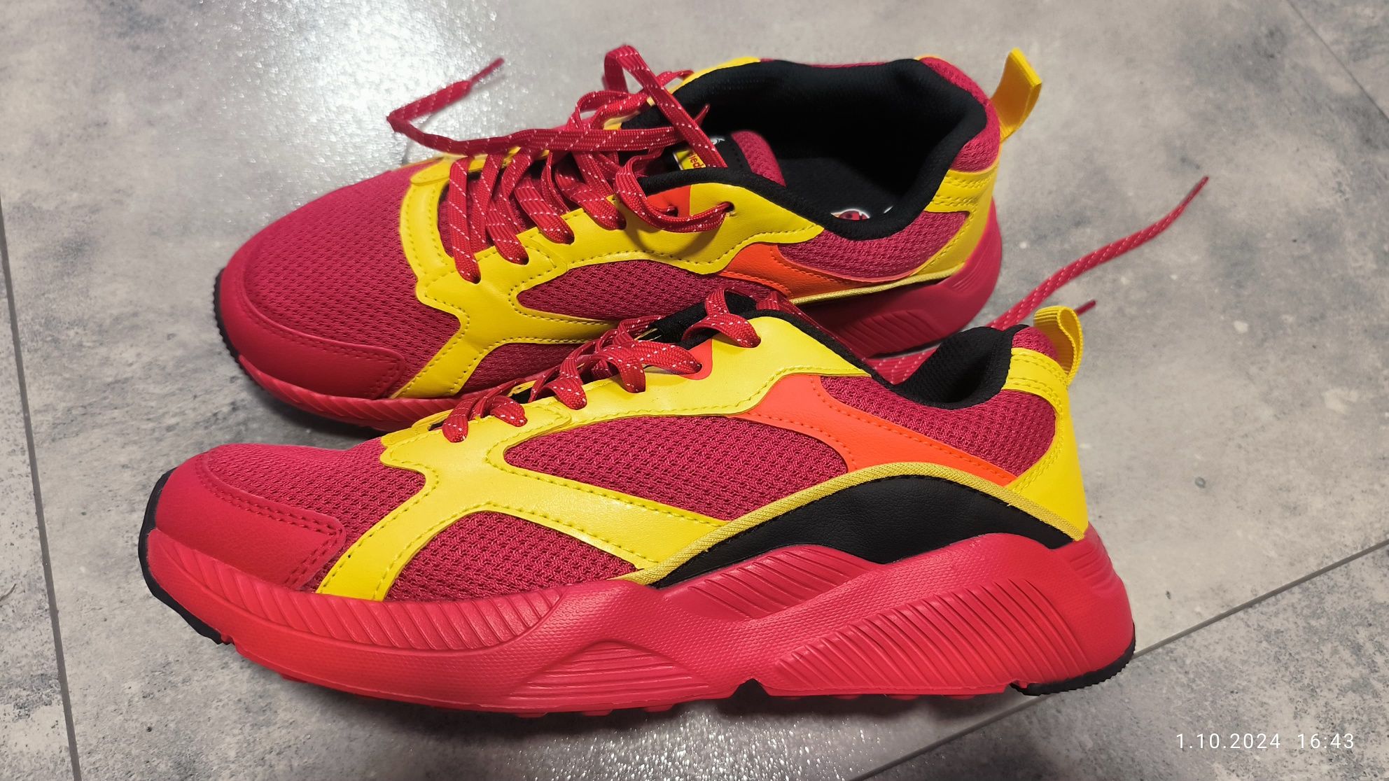Buty sportowe Biedronka Fan Collection