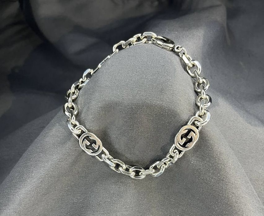 браслет Gucci. .