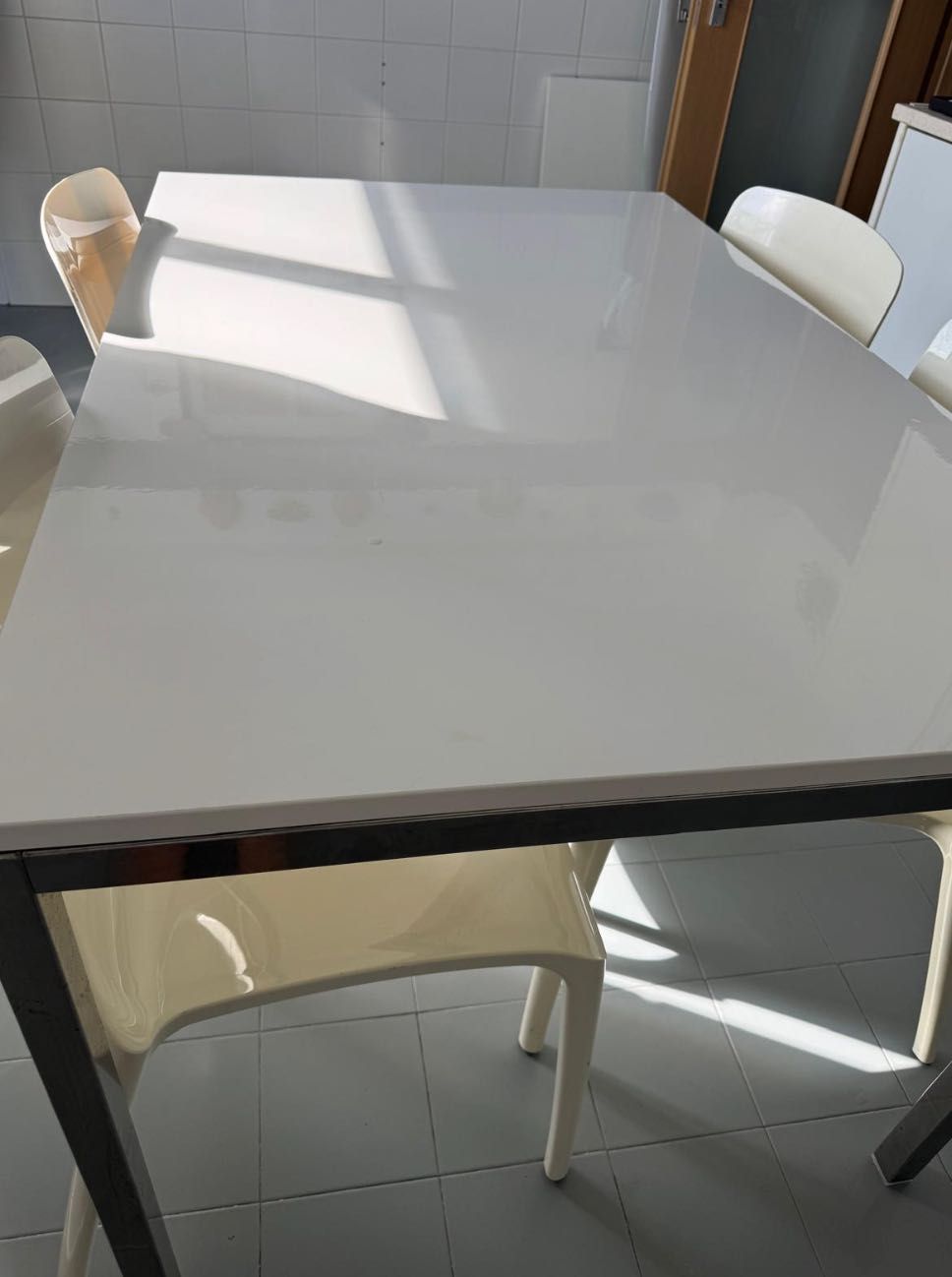 Conjunto de Mesa e cadeiras de cozinha AREA