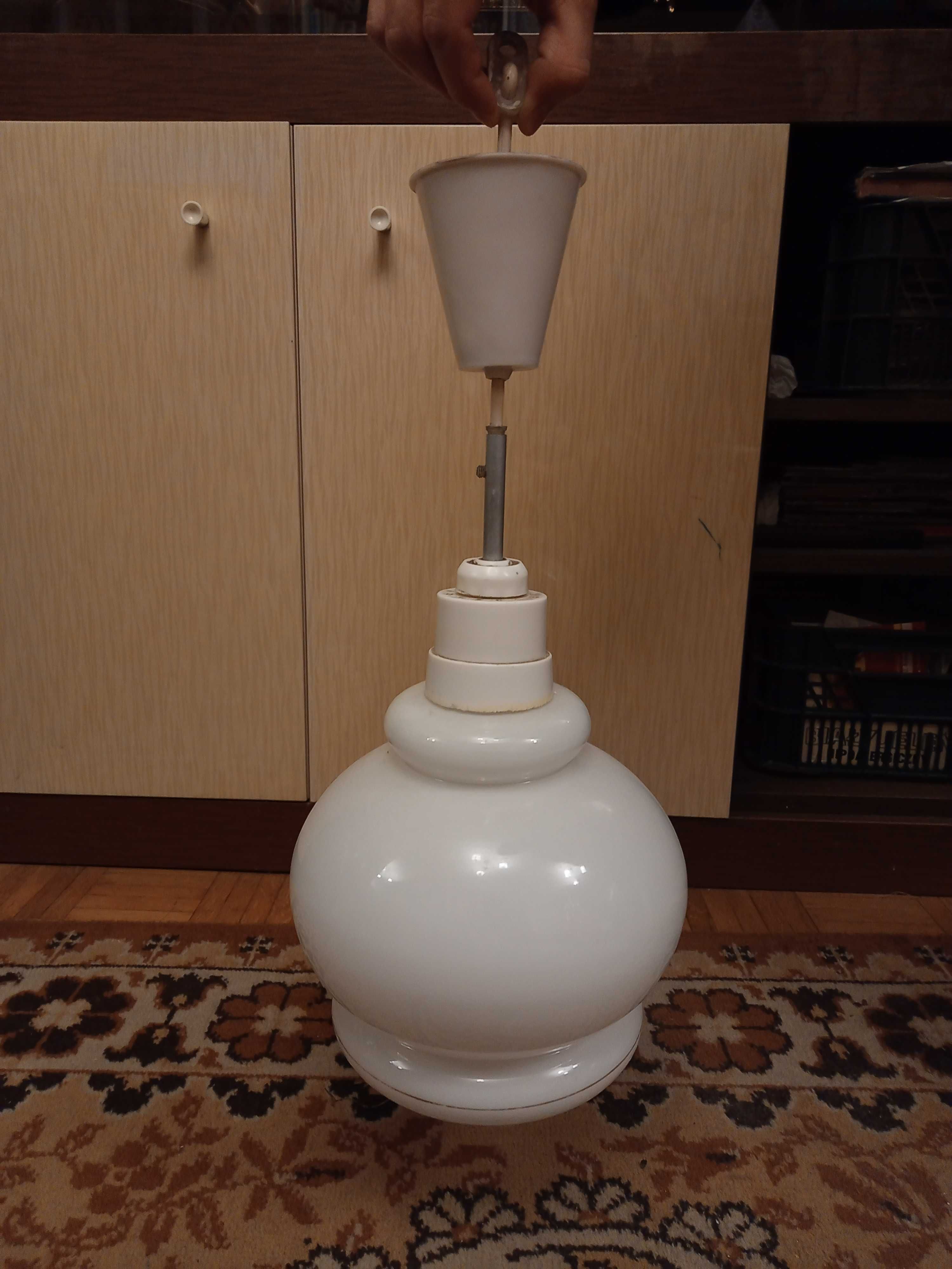 lampa wisząca z kloszem