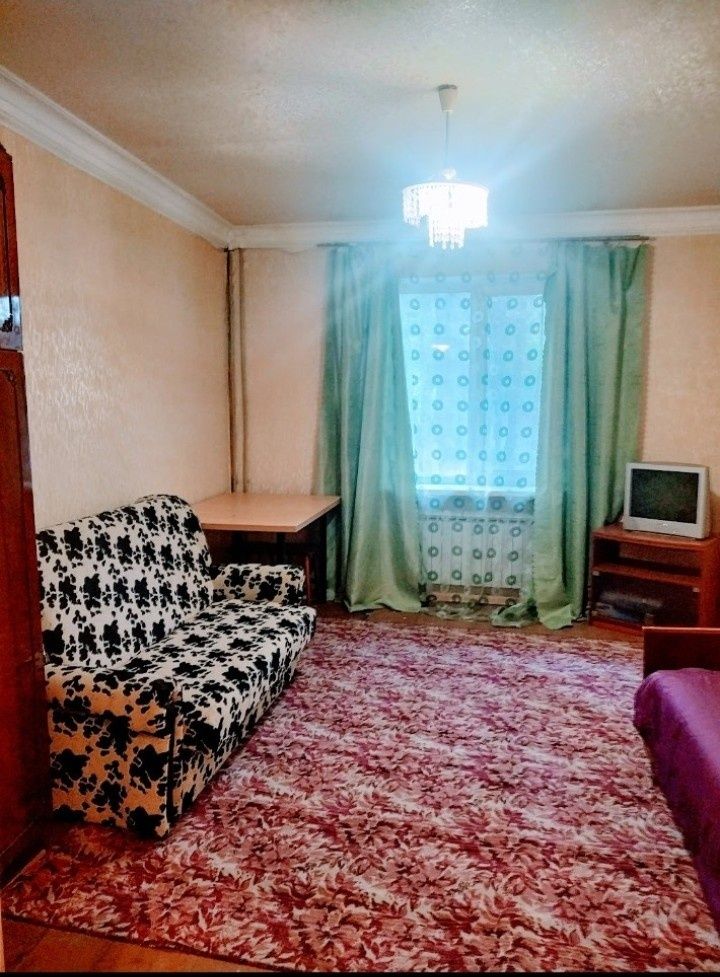 Сдам 2х комнатную Крупногабаритную квартиру около Центра