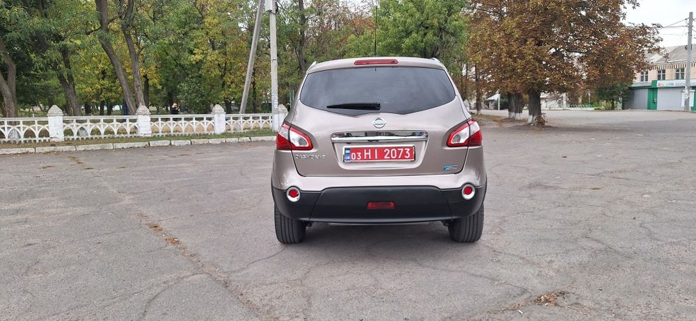 NISSAN Qashgai +2 Tecna 1.5диз. 81kv.110л.с. 6-Ступка